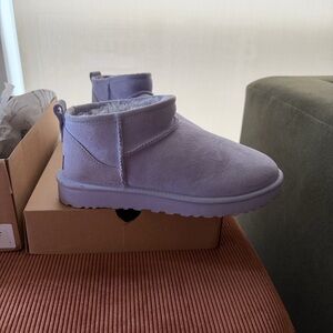 UGG Women Classic Ultra Mini Booties Sage Blossom Color Size 9 (New With Box)